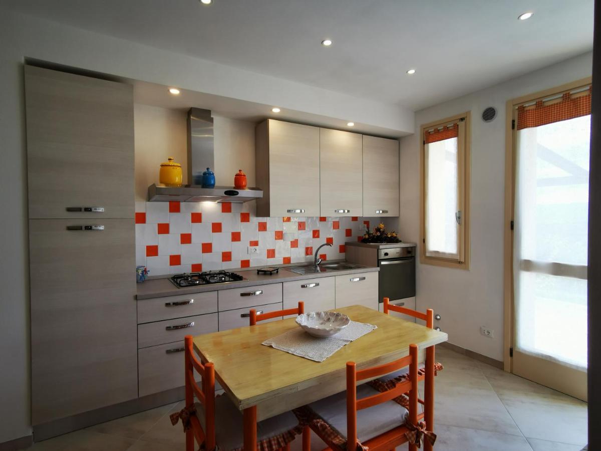 Agriturismo Sotto La Rocca 卡尔米尼亚诺 外观 照片
