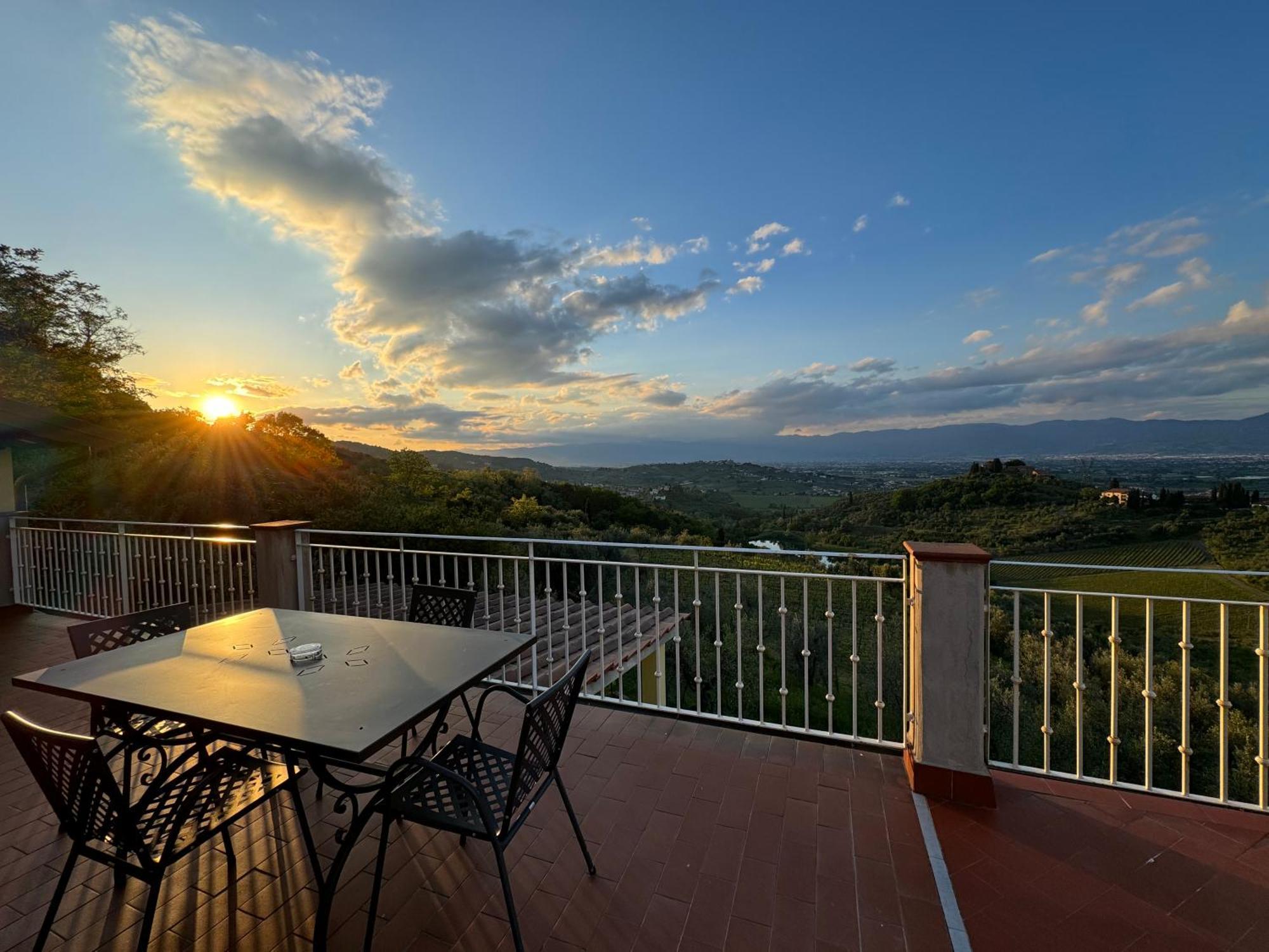Agriturismo Sotto La Rocca 卡尔米尼亚诺 外观 照片